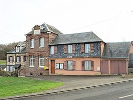 The town hall in Gourchelles