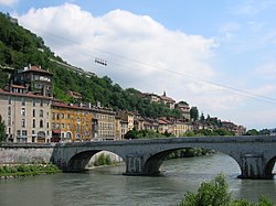 Banks of the Isère and Grenoble’s cable cars