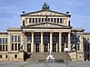 Von Schinkel entworfenes Berliner Schauspielhaus (heutiges Konzerthaus) am Gendarmenmarkt