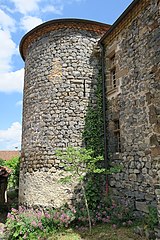 Façade et tour côté Allier.