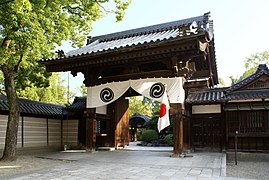 Tsūyōmon (14), Eingangstor zum Abtquartier Honbō (B) mit Hōjō (10)