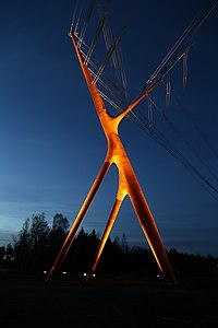 Suurjänniteverkon designattu pyloni Big Fox (330/110 kV). Suunnittelijat Sille Pihlak ja Siim Tuksam.[26] Risti, Lääne-Nigulan kunta.