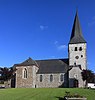 De kerk van Saint-Pierre; toren en schip