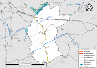 Carte en couleur présentant le réseau hydrographique de la commune