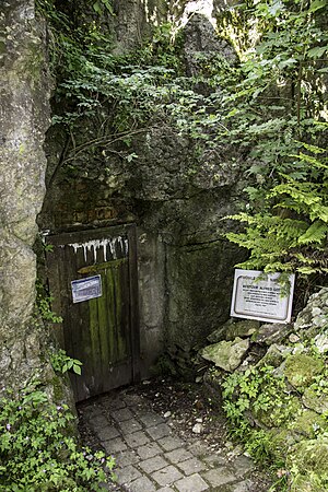 Eingang der Höhle ohne Namen