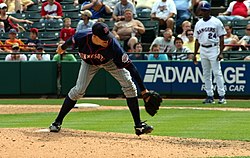 Pat Neshek pitching for the Minnesota Twins in 2007