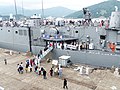 2013年中正軍港營區開放活動，開放遊客登艦的中華民國海軍成功級子儀號巡防艦(PFG2-1107)，可看到波佛斯40毫米70倍徑高射炮/艦炮，攝於12號碼頭右舷舷梯前