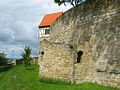 Südlicher Wallgraben mit Pulverturm im Vordergrund