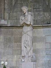 Photo de la statue de Jeanne au bûcher