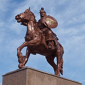 Памятник хану Аспаруху в городе Стрелче