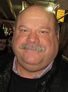 Kevin Chamberlin interprète Bertrand.