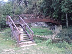 Passerelle au Lourdou.