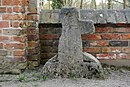 Sühnekreuz, auf dem Friedhof