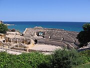 Vue avec la Méditerranée à l'arrière.