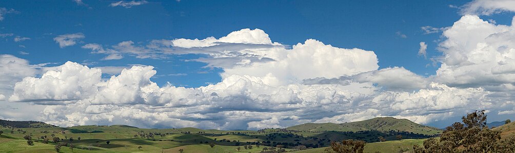 Cumulus clouds, by Fir0002