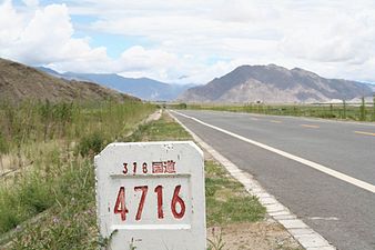 China National Highway 318 between Doilungdêqên and Qüxü County