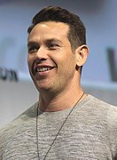 Kevin Alejandro interprète Dan Espinoza.