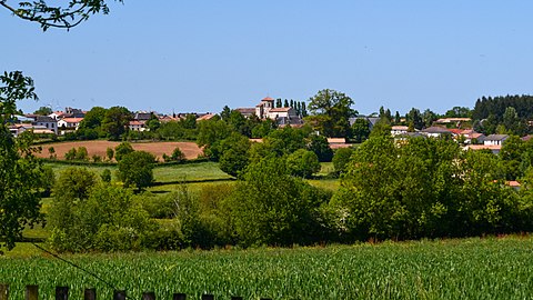 Vue sur le bourg d'Allonne et le bocage alentour depuis le chemin de La Garde