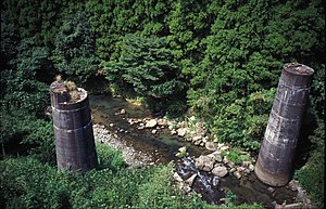 佐俣 - 釈迦院間に残る第二津留川橋梁の橋脚