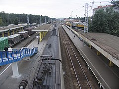 Вид на платформы №1 (боковая) и 2 (островная) в сторону от Москвы, 2006 г.