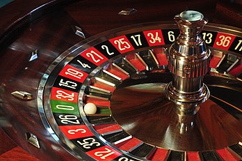 Roulette du casino de Wiesbaden. (définition réelle 4 288 × 2 848)