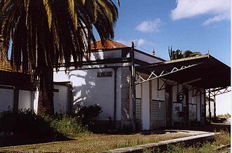 Antigo edifício do Apeadeiro de Alvalade, em 2001.