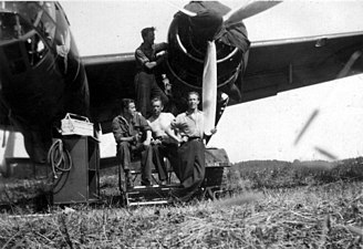 Saab B 18A på service på F 4 Frösön strax efter andra världskriget.