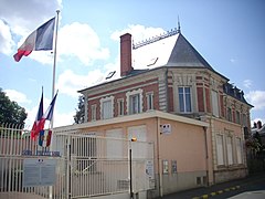 Châteaudun 25, rue Jean Moulin.