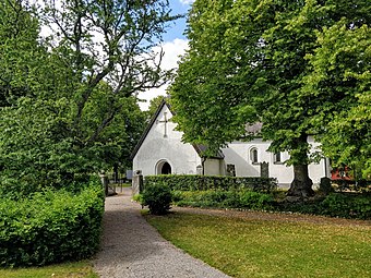 Härnevi kyrka från söder