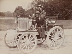 Henri Barbereau vainqueur de Bordeaux–Périgueux–Bordeaux, le 22 mai 1899 sur une Amédée Bollée