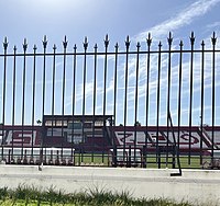 Vista desde el exterior del estadio Moulay Hassan