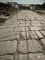 Cardo avec les habituelles ornières laissées par des roues de véhicules hippomobiles, à écartement normalisé