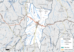 Carte en couleur présentant le réseau hydrographique de la commune