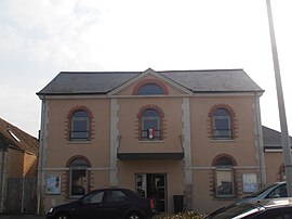 The town hall of Louailles