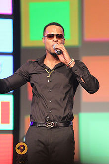 Flavour performing at the 2014 Africa Magic Viewers Choice Awards
