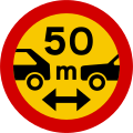 Minimum space between motor vehicles