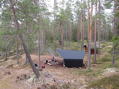 Kaukaloistenkallion laavu, suunnittelija Manu Humppi