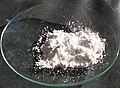 二酸化チタン粉末（最も広く使用されているチタン化合物）