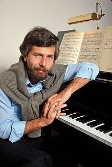 Feltsman in New York by piano in 1987