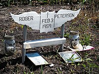 Memorial to pilot Roger Peterson at crash site