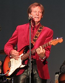 Dante performing in 2017