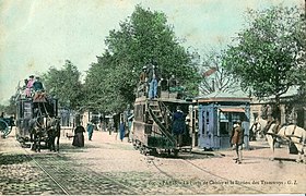 On voit ici les tramways à chevaux, sans doute de la CGO, au tout début du XXe siècle.