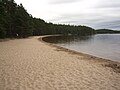 La plage de Vitsand sur lac de Stora Trehörningen.