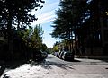 Comienzo de la «calle José Torán» en Teruel, junto al monumento erigido en su memoria.