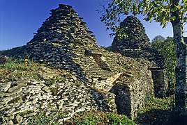 Les cabanes jumelles en pierre sèche.