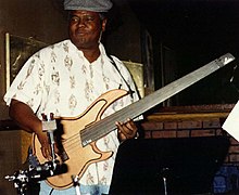 Laboriel performing in 1994
