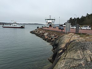 M/S Viggen & M/S Doppingen vid Åva färjfäste, Brändö