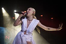 Singer Luna performing in Madrid