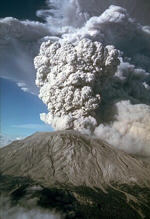 התפרצות הר הגעש סנט הלנס, אחד מהרי הגעש הפעילים היחידים בצפון אמריקה. ההר נמצא במדינת וושינגטון שבצפון ארצות הברית.