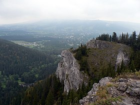 Skały na szczycie Nosala